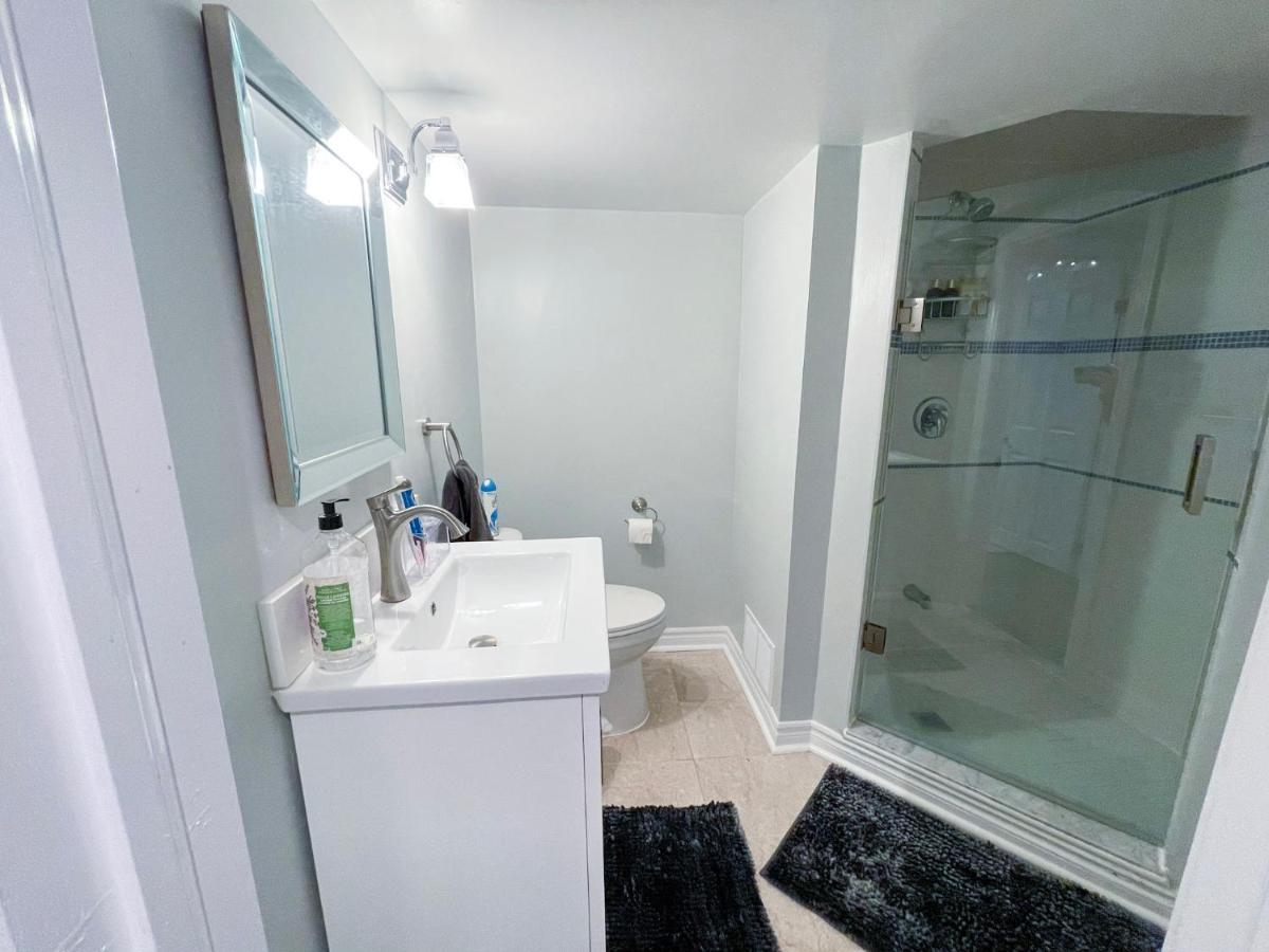 Spacious & Renovated 1Bd Suite W/Parking Toronto Esterno foto